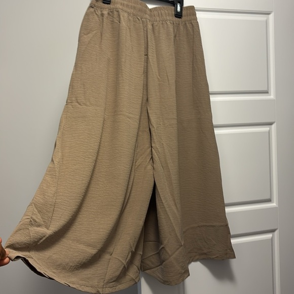 Brown Wide-Leg Pallazo Culottes capris with Elastic waist - Picture 12 of 14